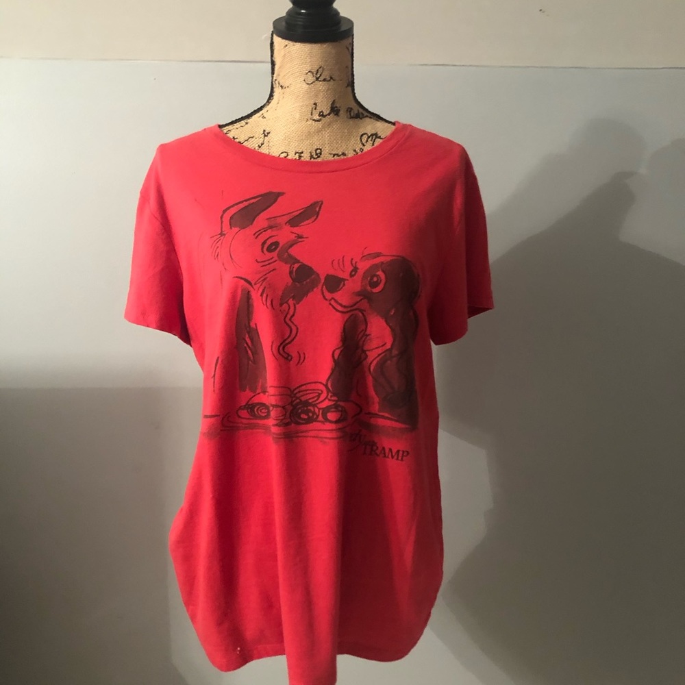 EUC!  Old Navy Collectable Tee